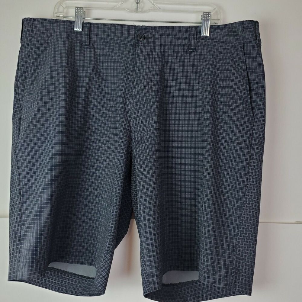 Ben Hogan Mens Gray Black Plaid Athletic Golf Shorts Size 40 GUC